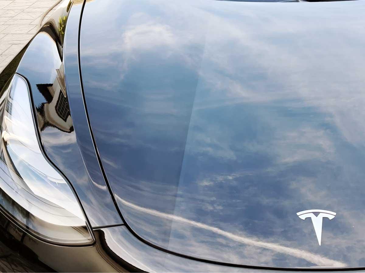 Hydrophobic shine on vehicle paint